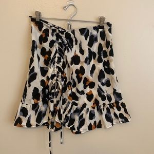 Small leopard pattern skirt